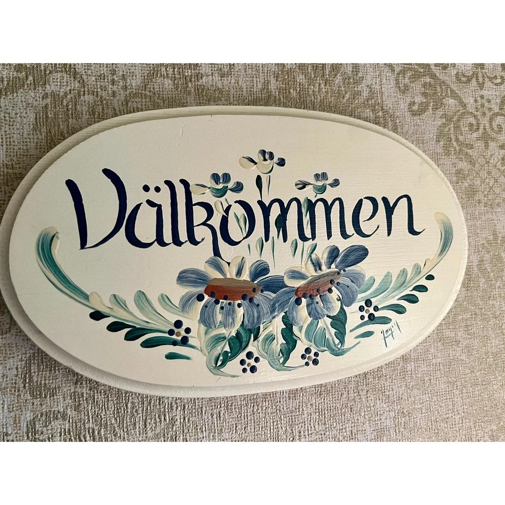 The Unbranded Brand wood hand‑painted