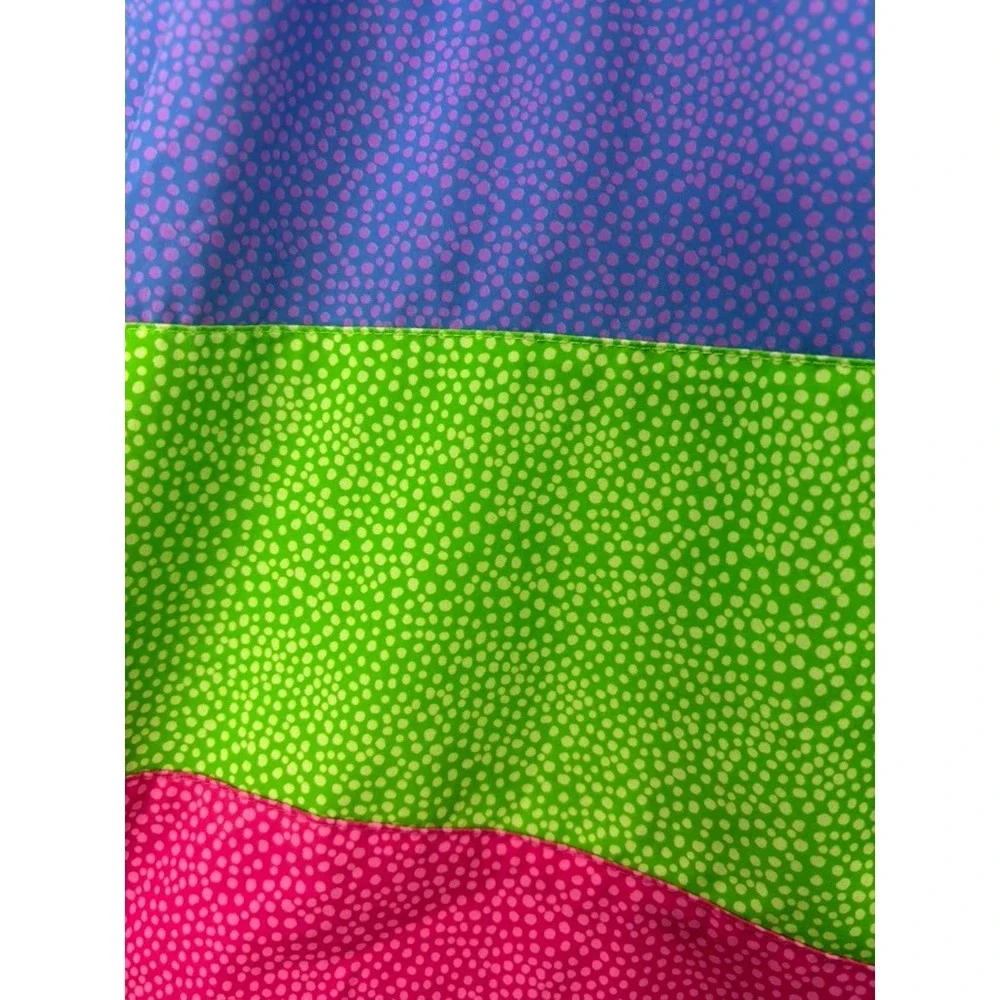 Vineyard Vines vibrant board