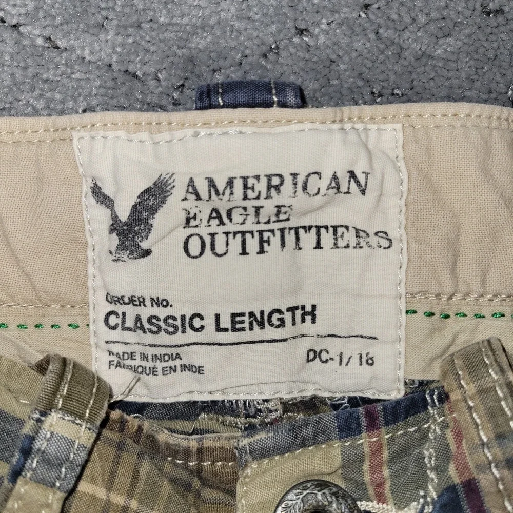 American Eagle Outfitters location measurements please