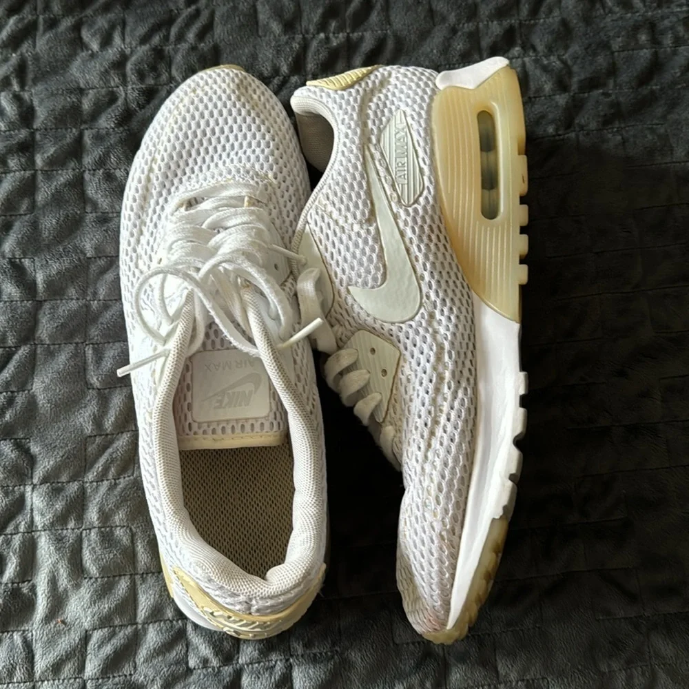 Nike 10 cream max