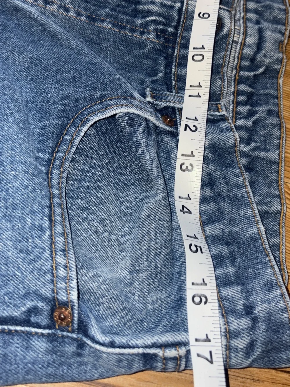 Levi's inch shrunk