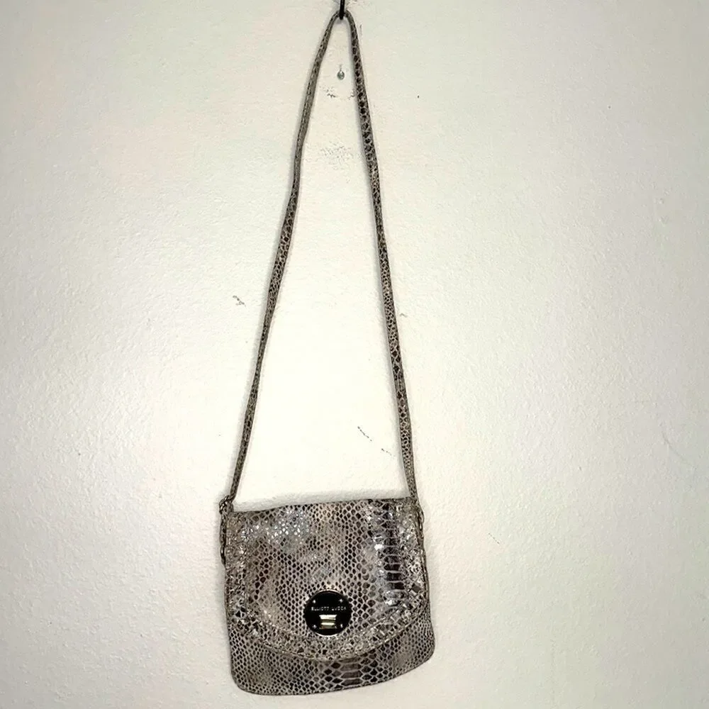 Elliott Lucca adjustable strap