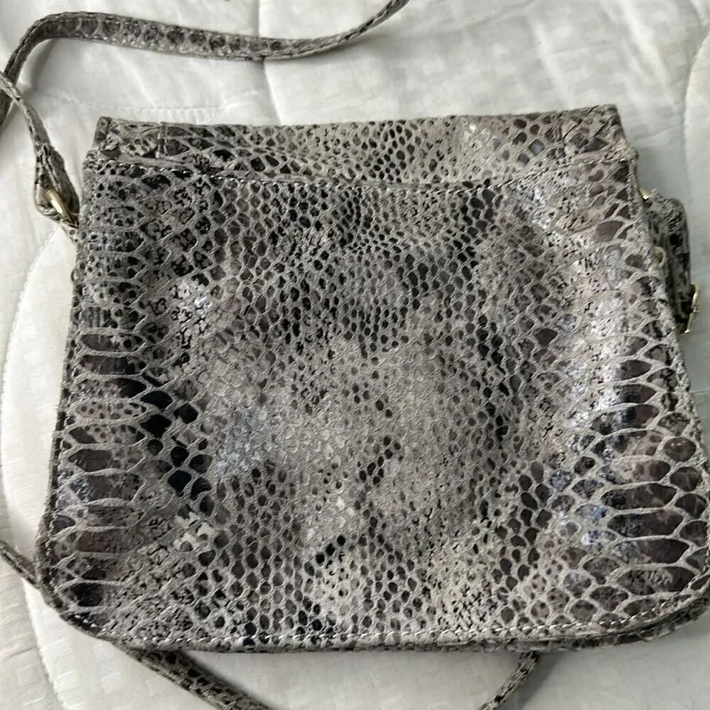 Elliott Lucca adjustable strap