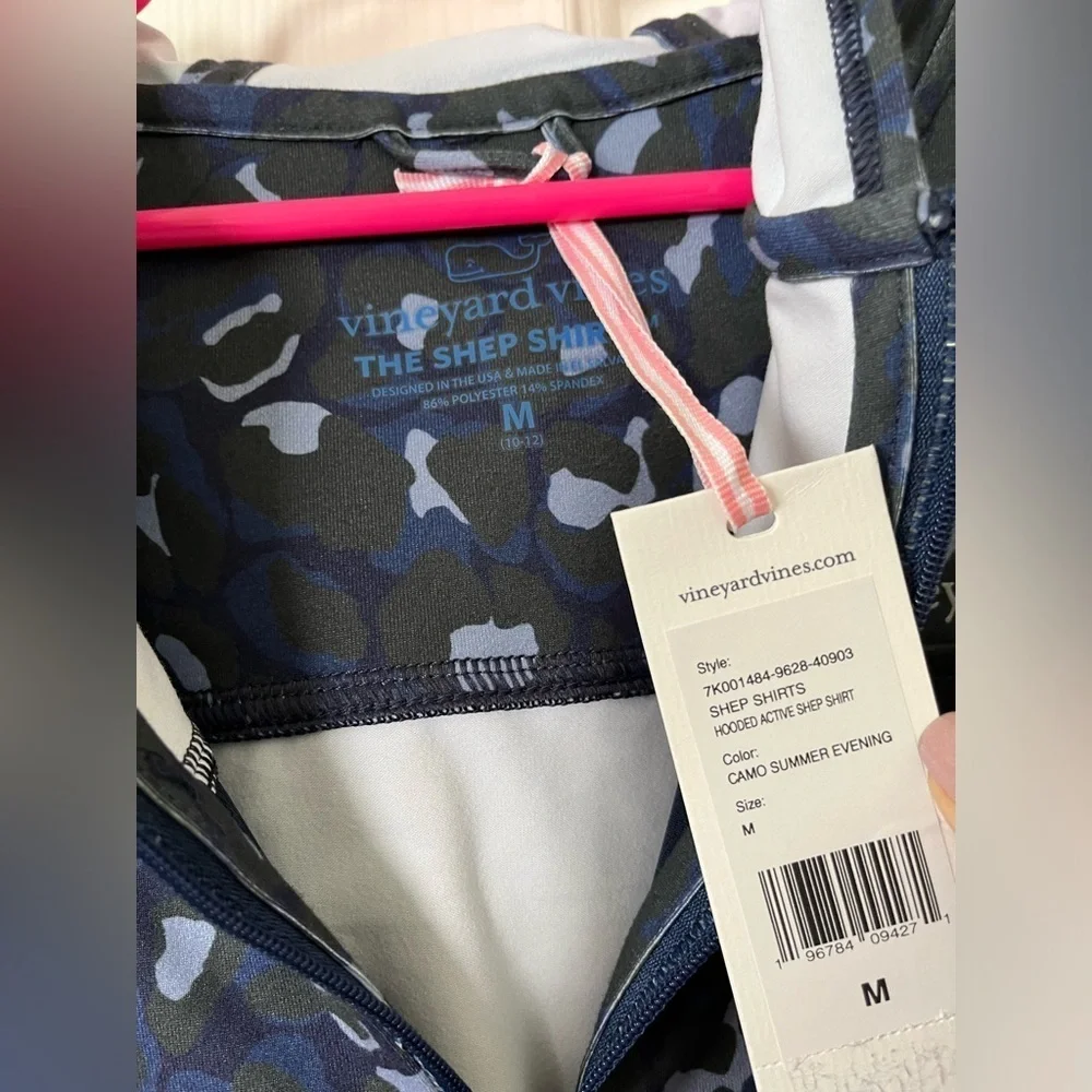 Vineyard Vines zip hood shep