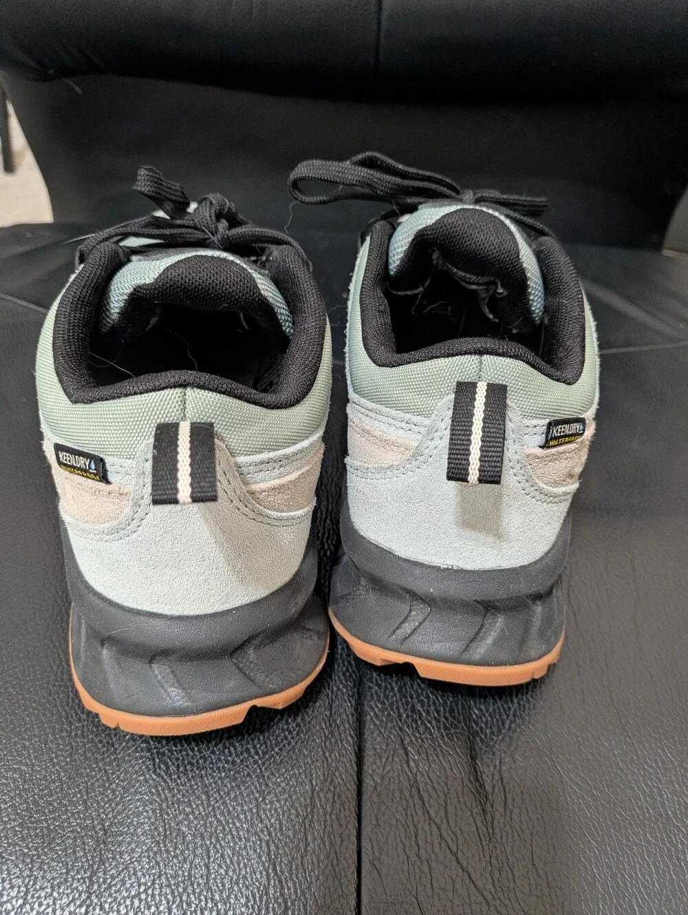 Keen black casual