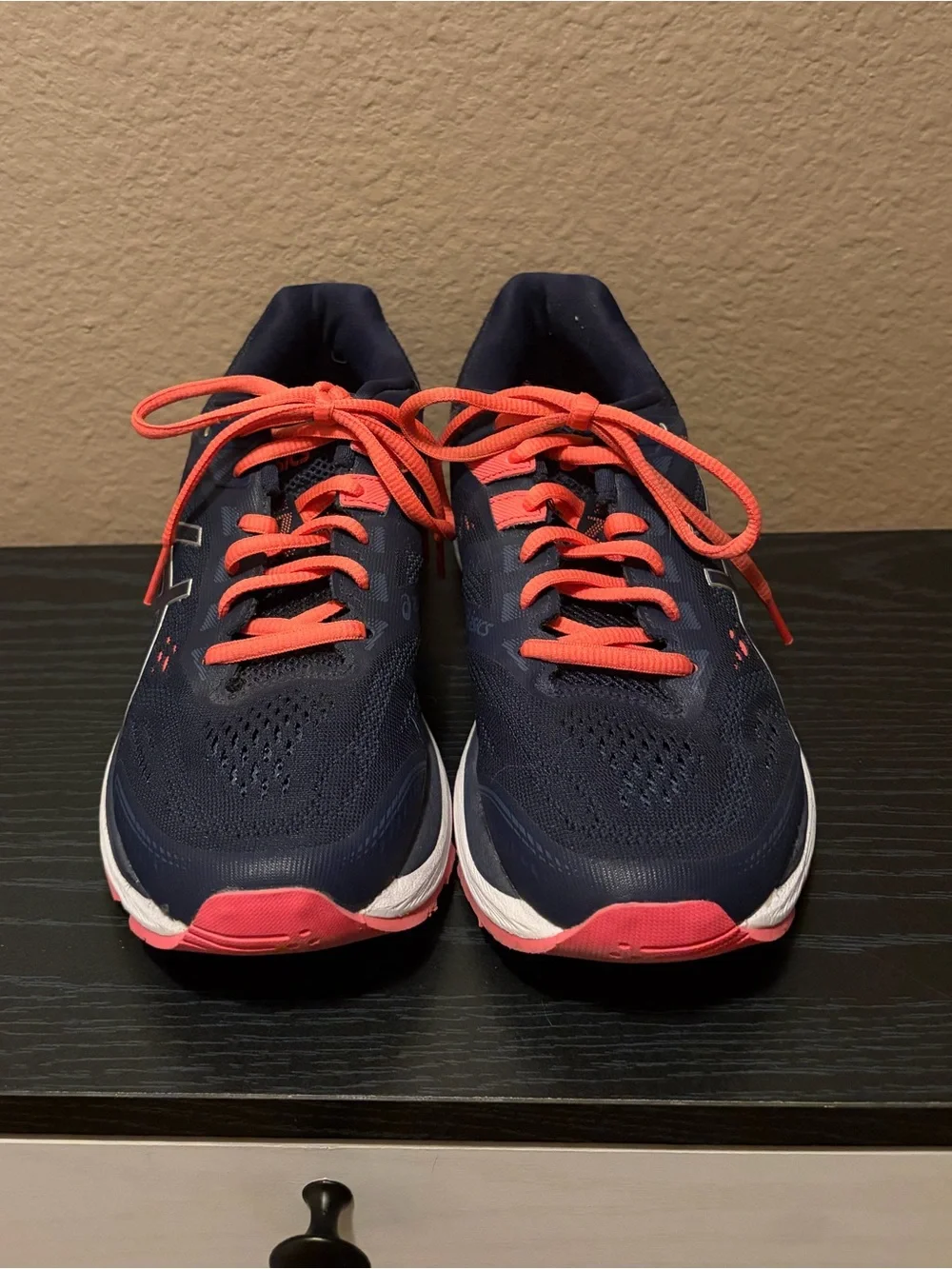 Like-New ASICS GT-2000 v7 in Peacoat/Silver