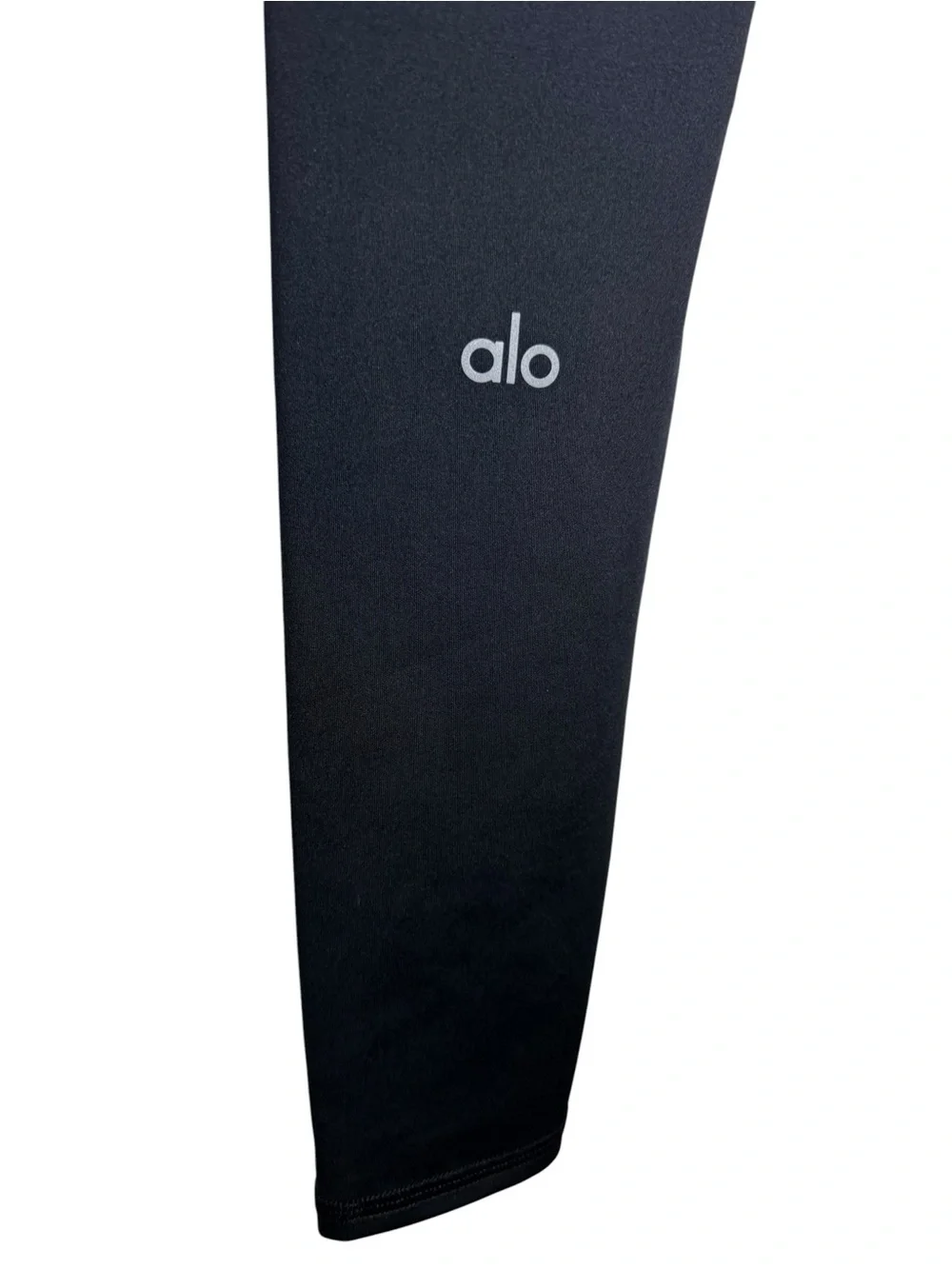 ALO Yoga elevate your