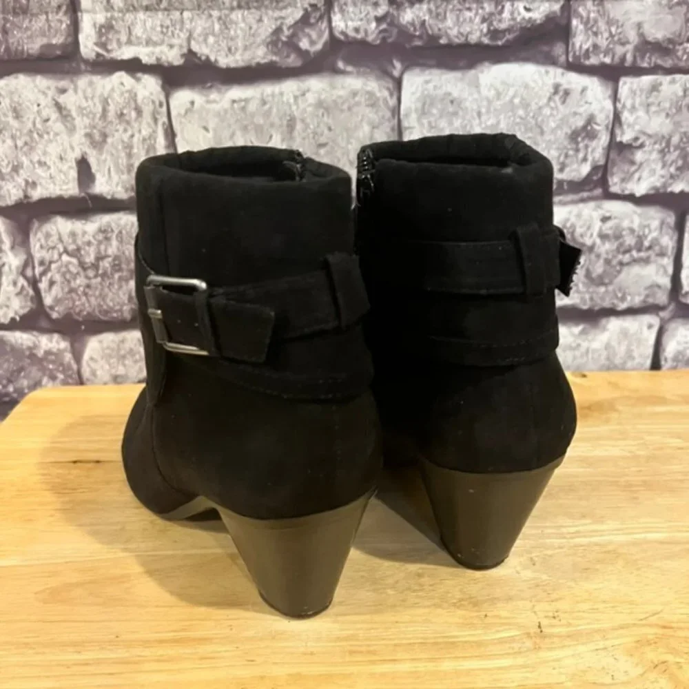 Solanz round black