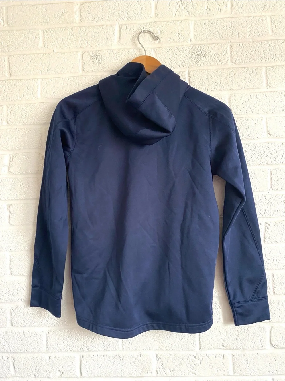 Outerstuff tiny silhouette