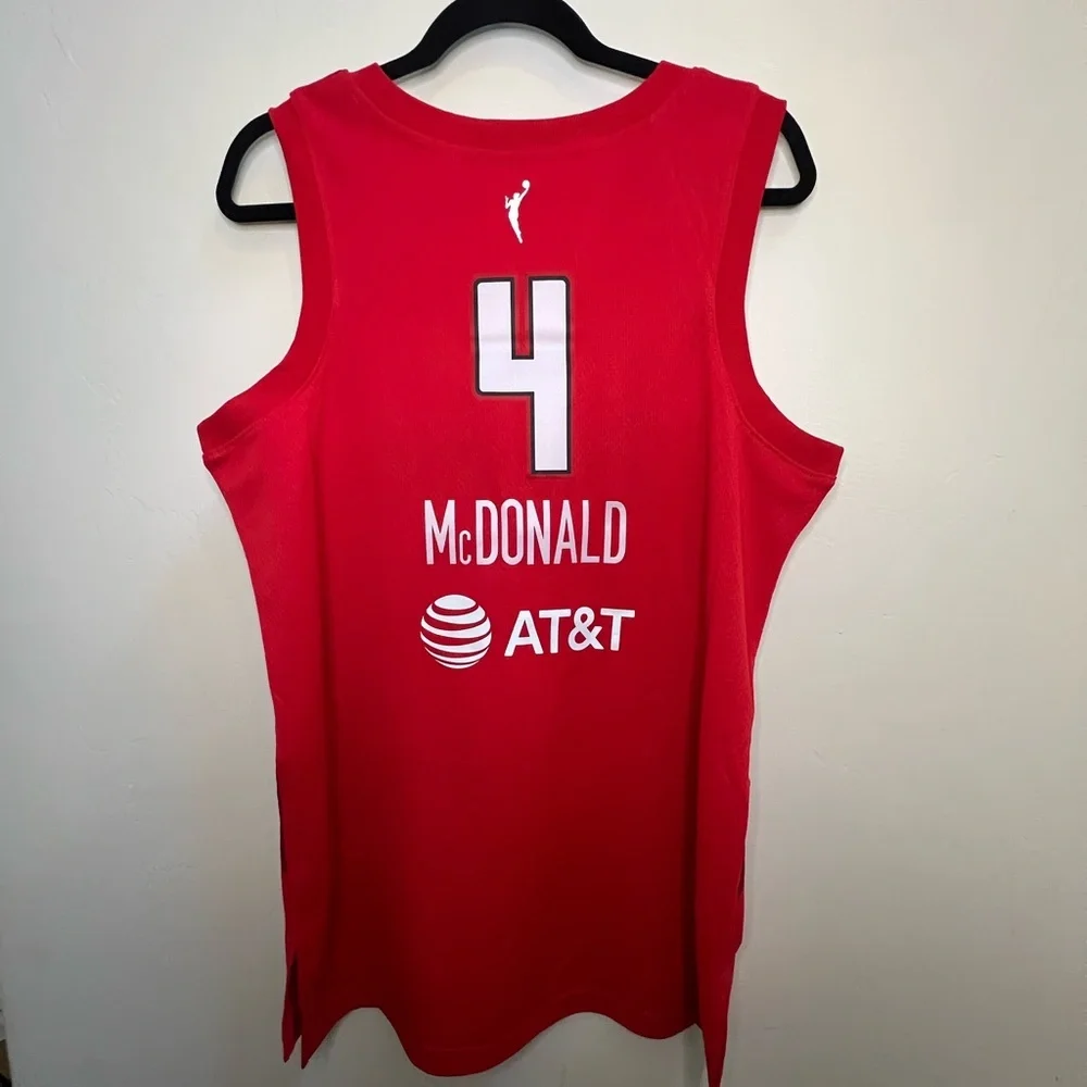 Nike jersey text features