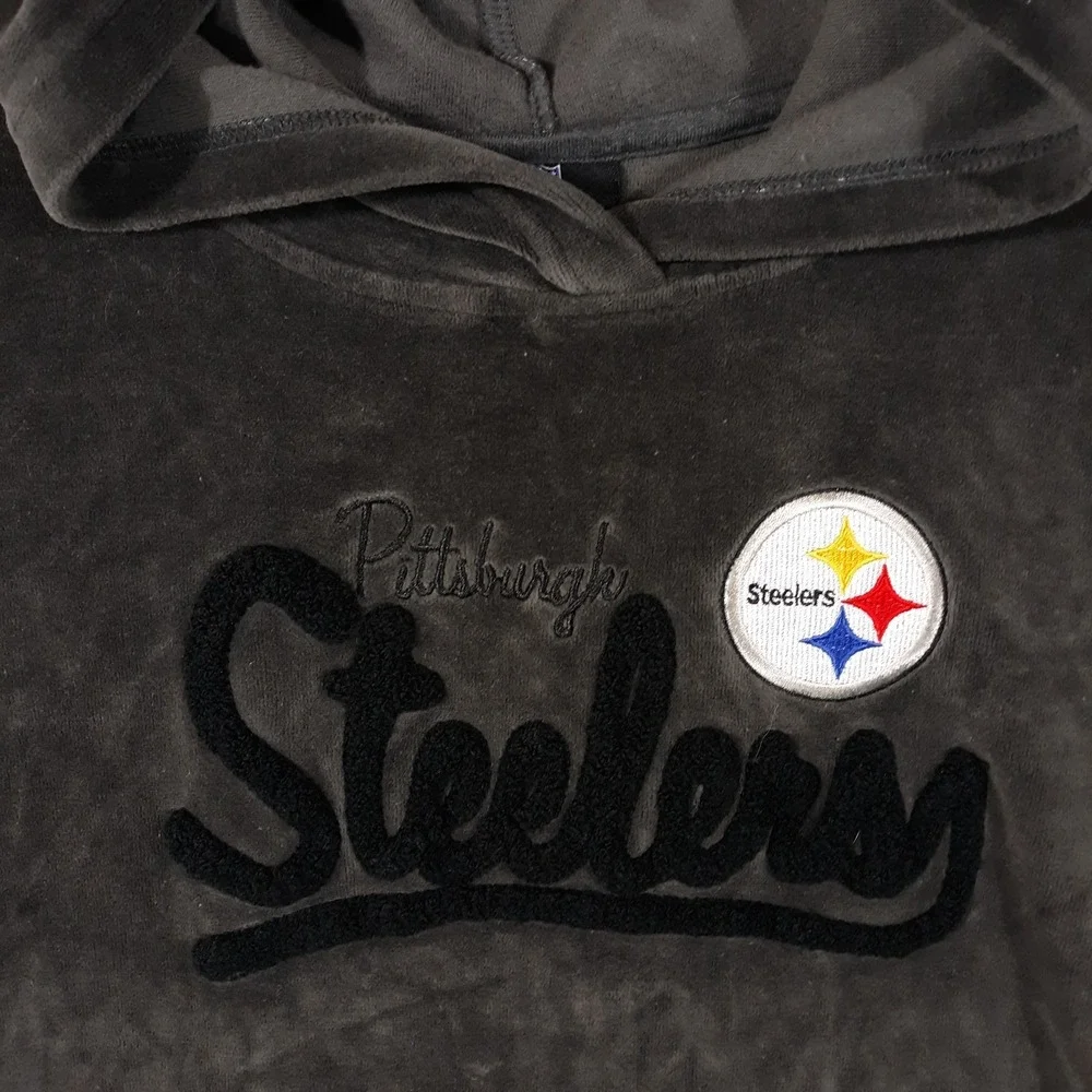Team Apparel very good