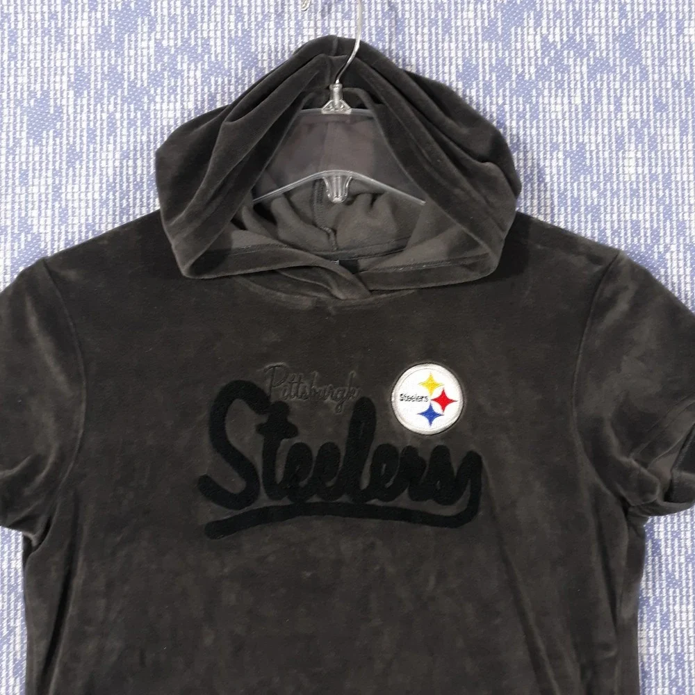 Team Apparel very good