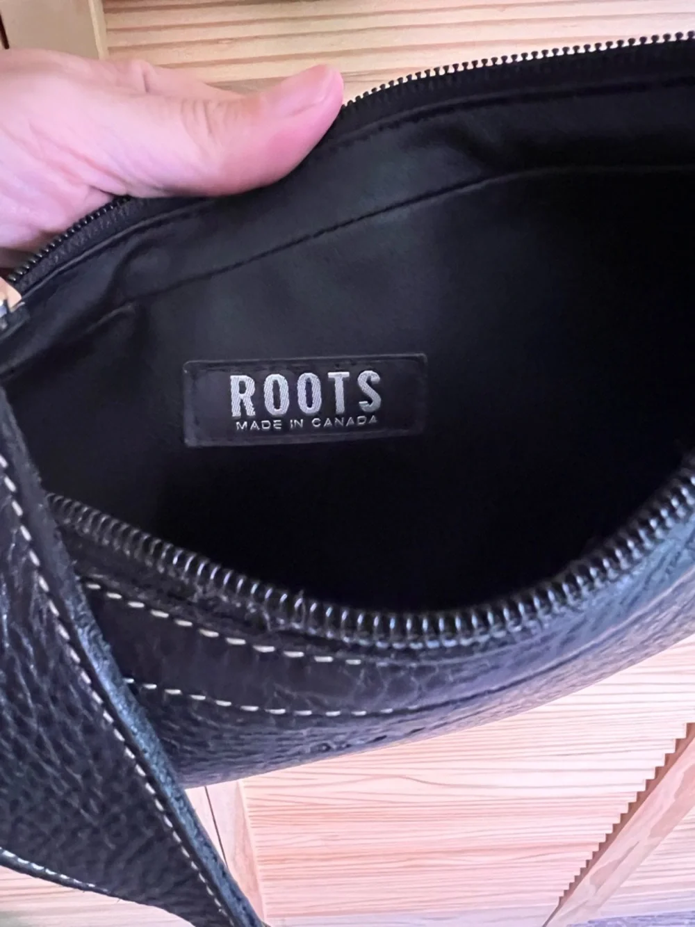 Roots canada black