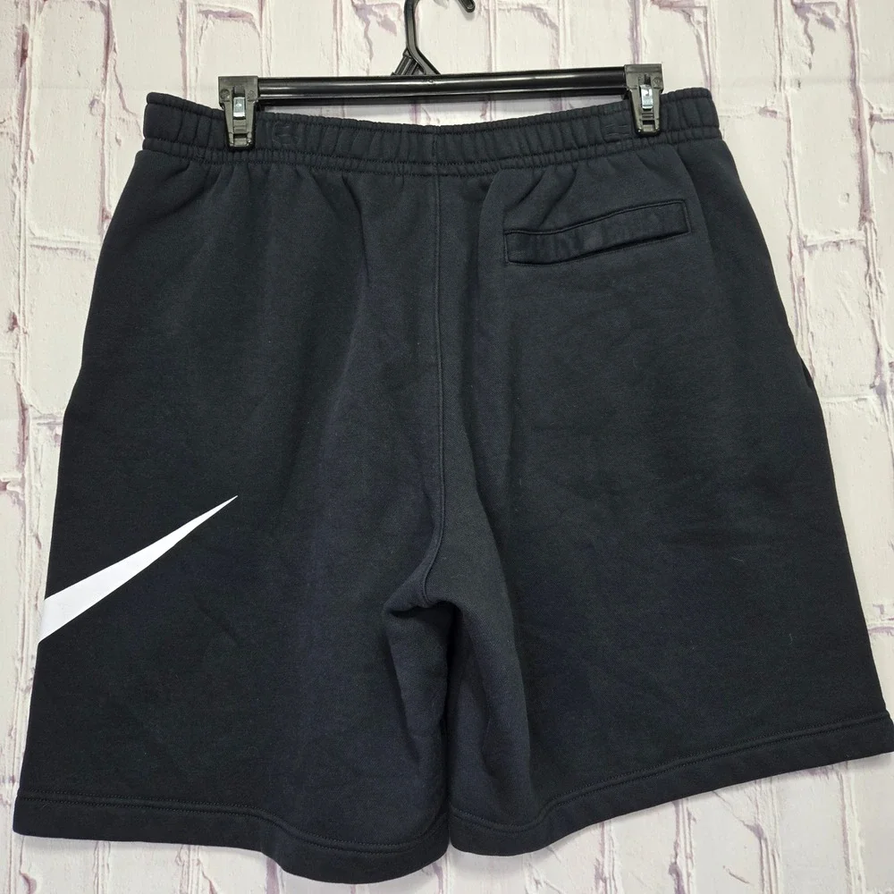 Nike sportswear club