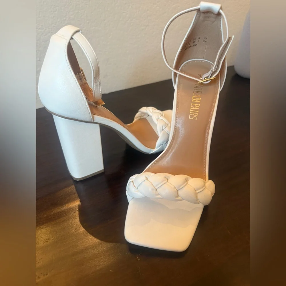 Dream Pairs elevate your