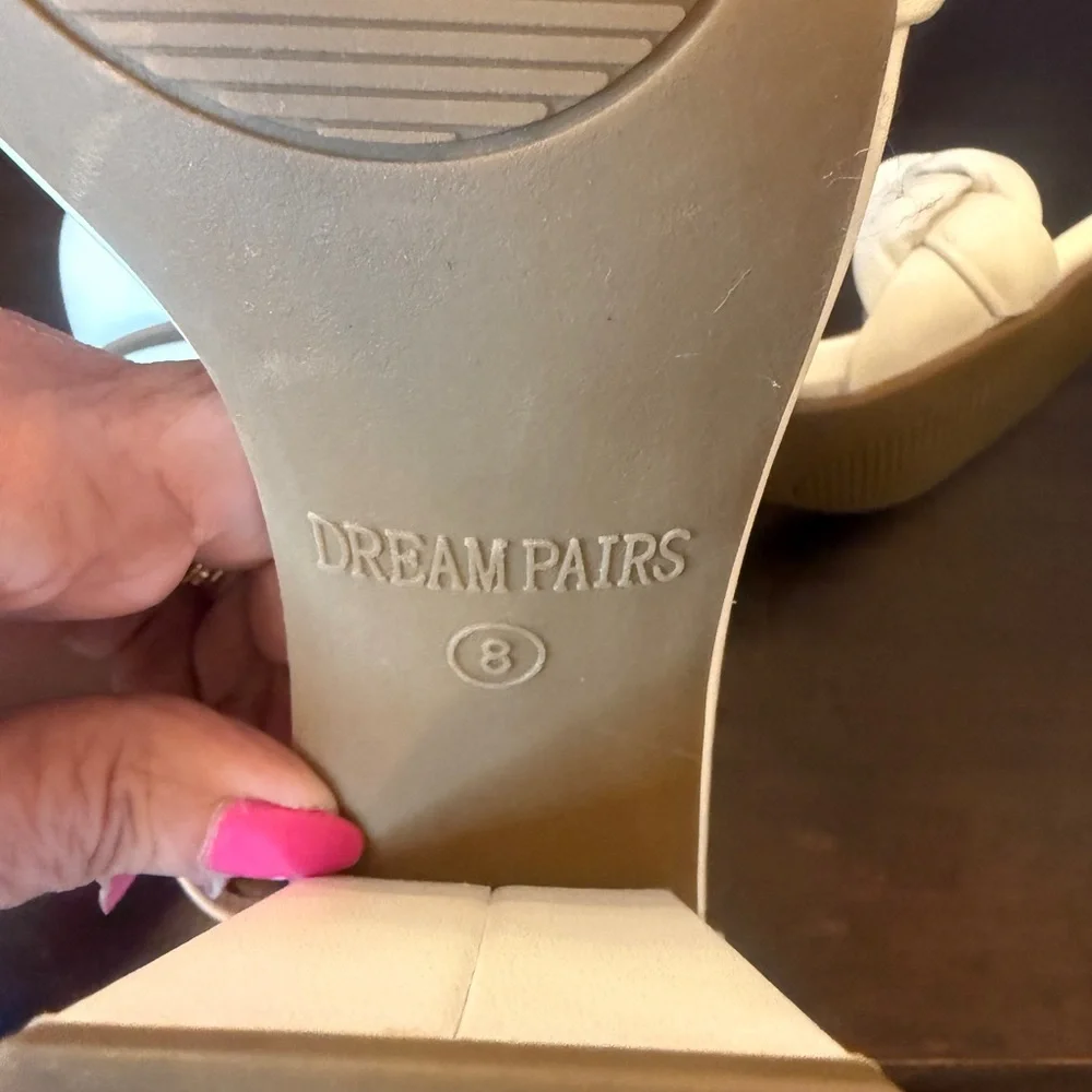 Dream Pairs elevate your