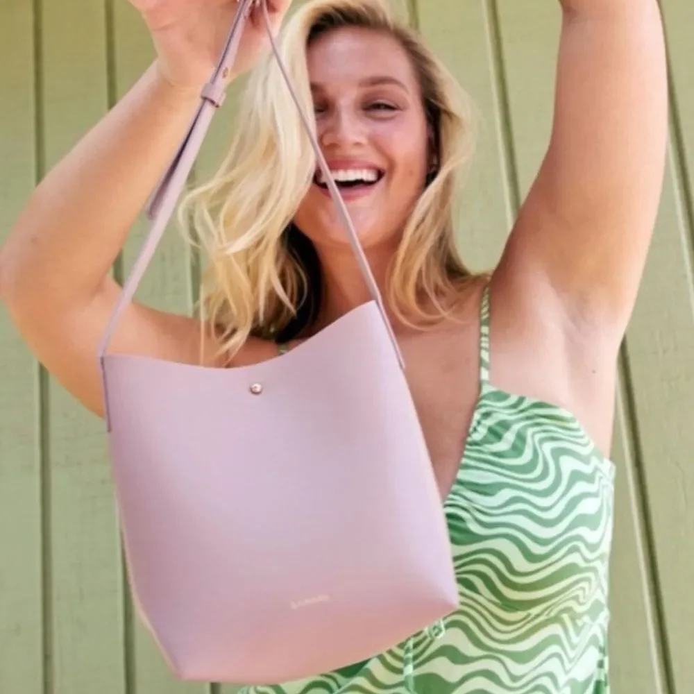 NWOT SAMARA Pink Peony Vegan Leather Medium Shoulder Crossbody Bag