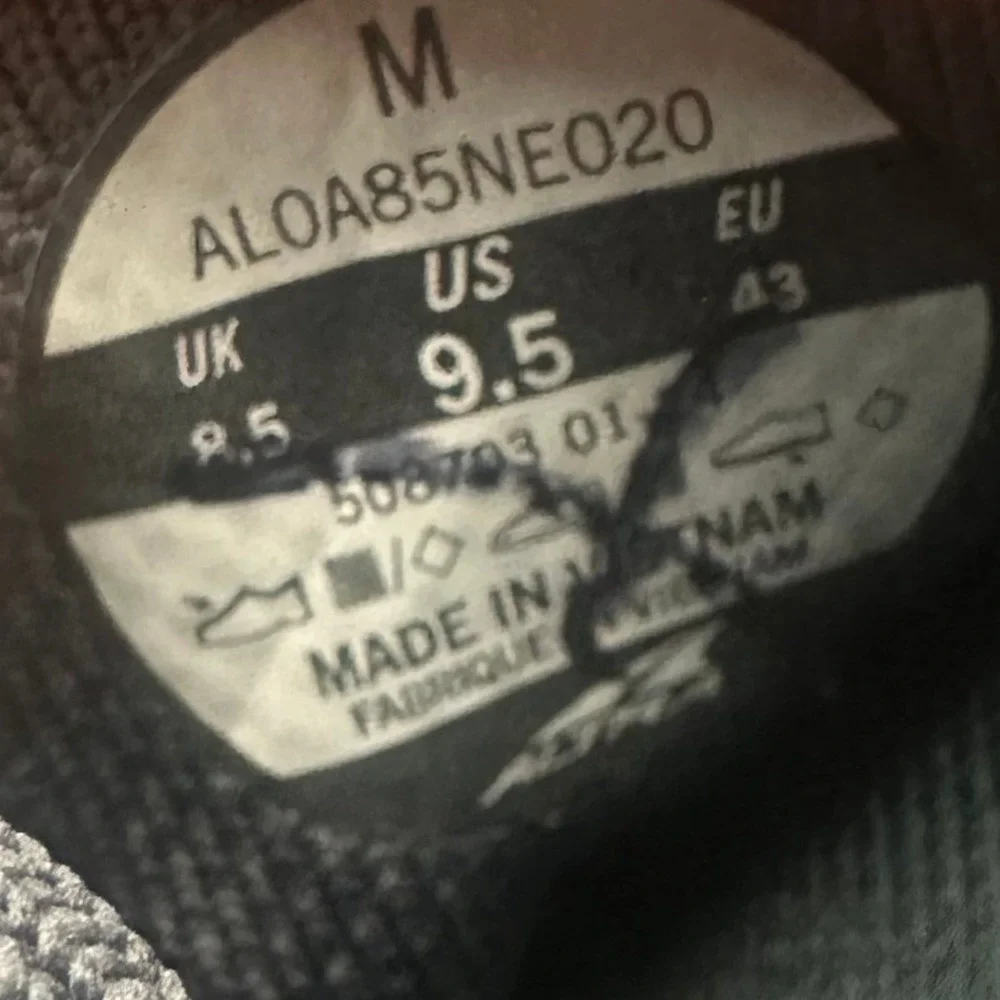 Altra escalante mens