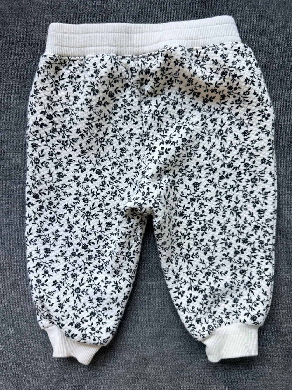 Janie and Jack Baby Floral Sweatshirt & Jogger Set - Black & Cream 6-12 months
