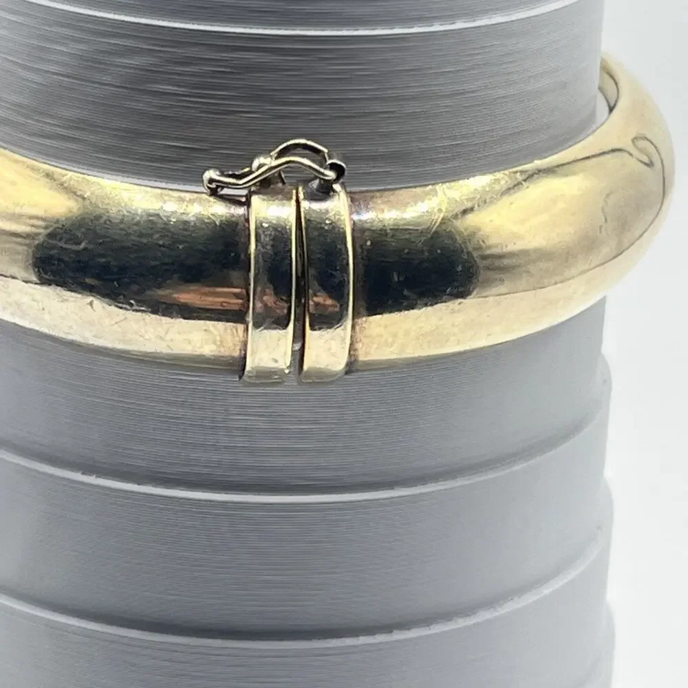 Unbranded sterling silver