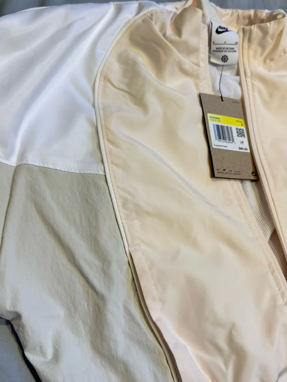 Nike hem white