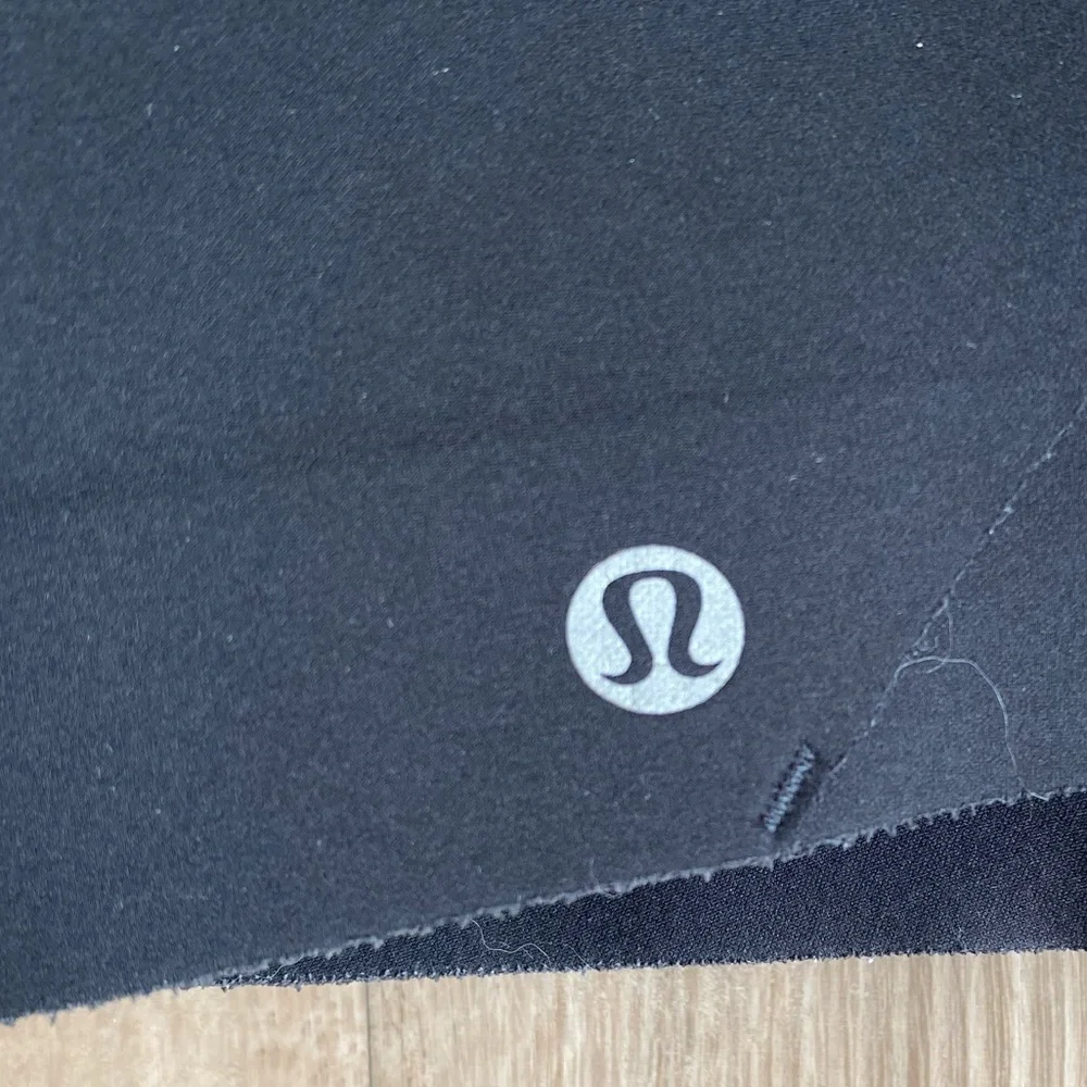 lululemon athletica no flaws