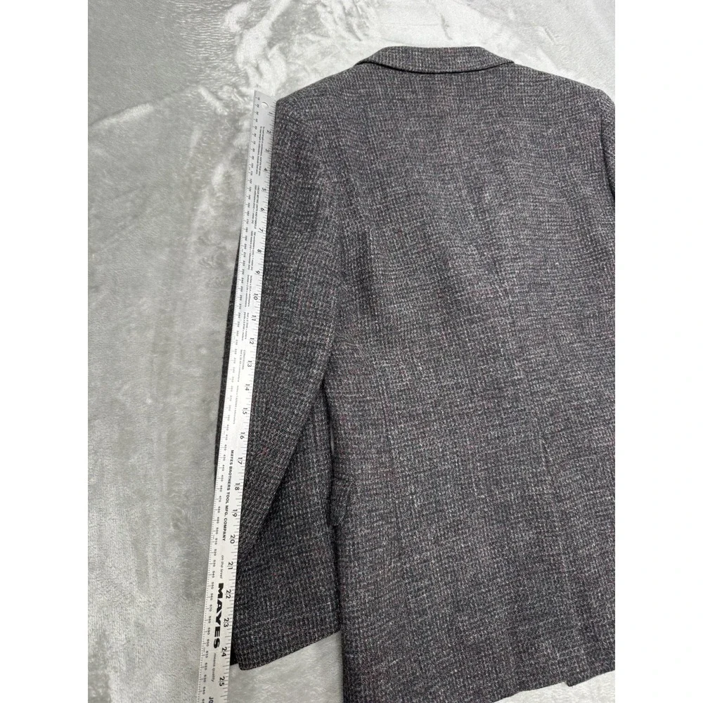 Harris Tweed mens pays costs