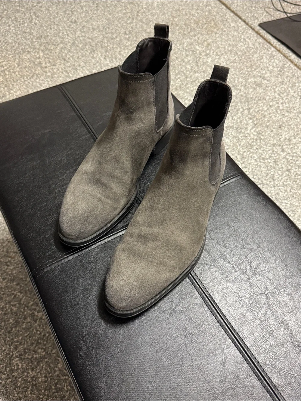 To Boot elegant gray
