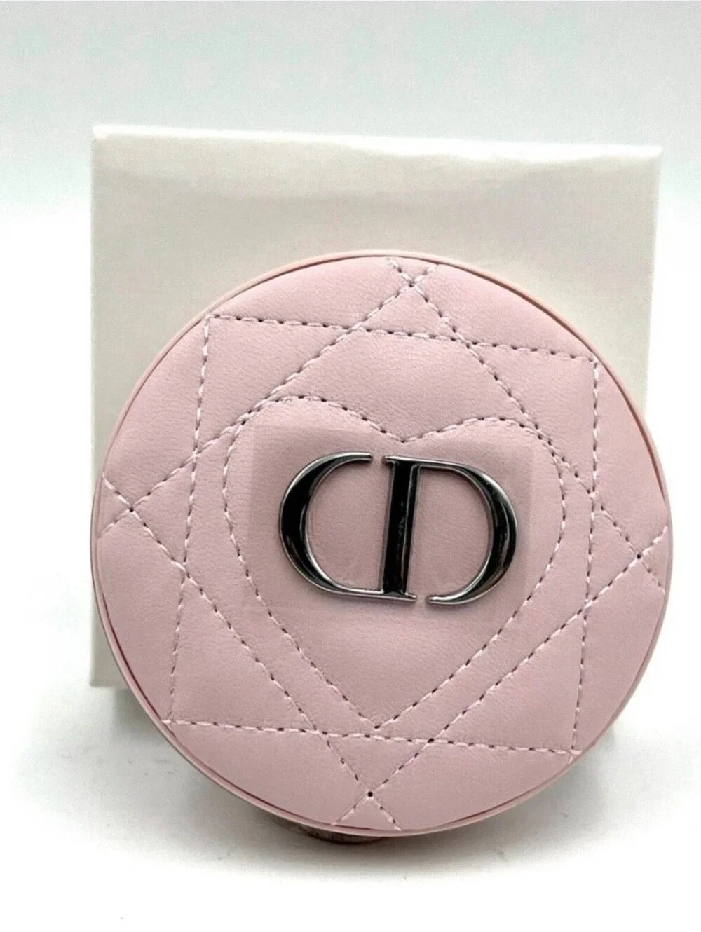 Dior round makeup
