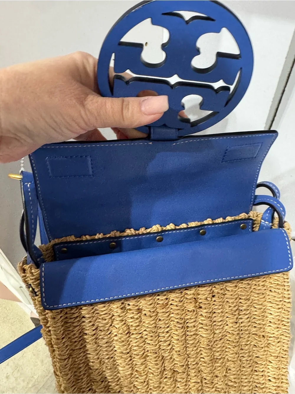 Tory Burch crossbody measurement signature