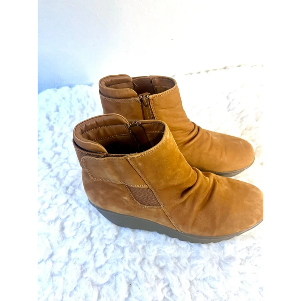 Skechers suede parallel