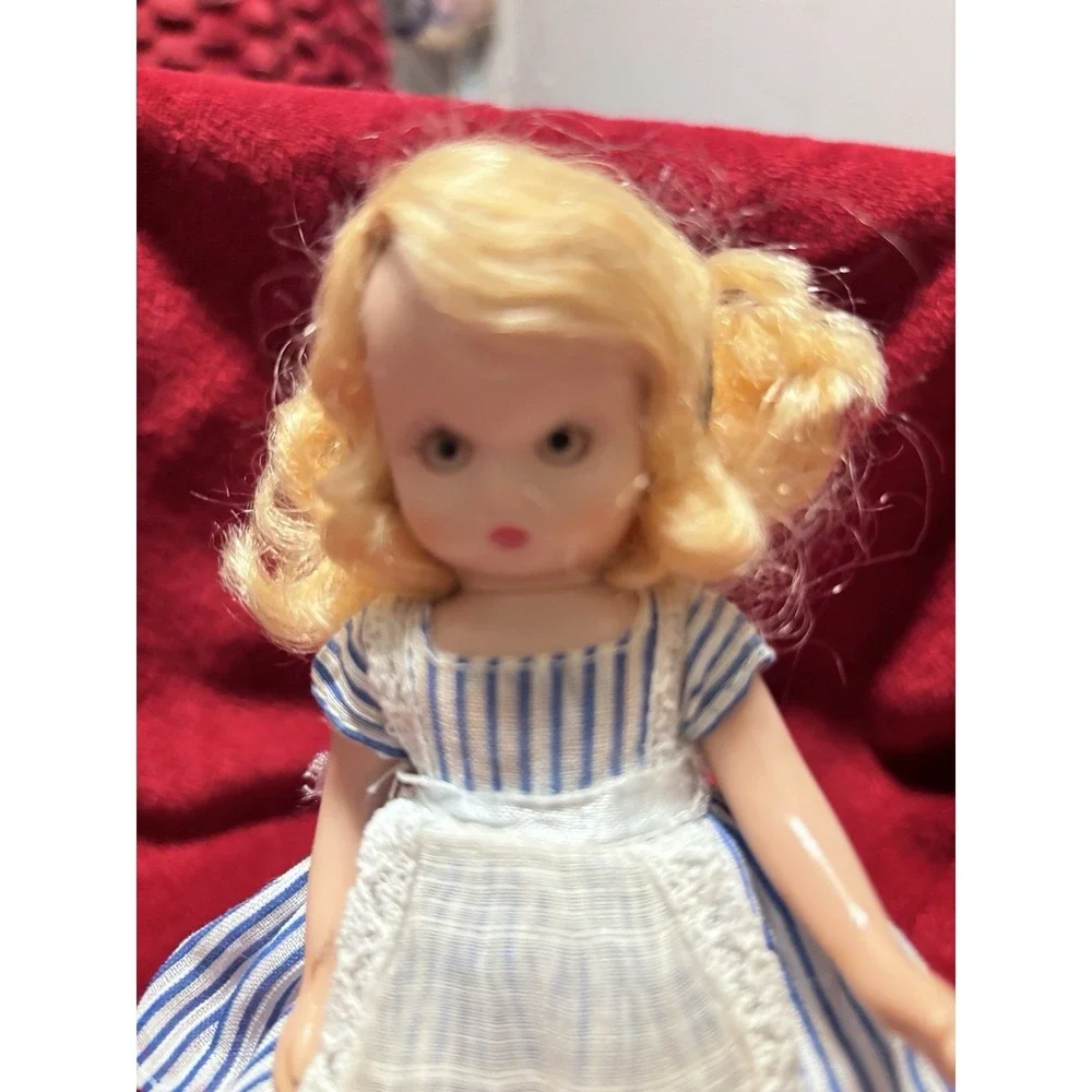 Madame Alexander this vtg