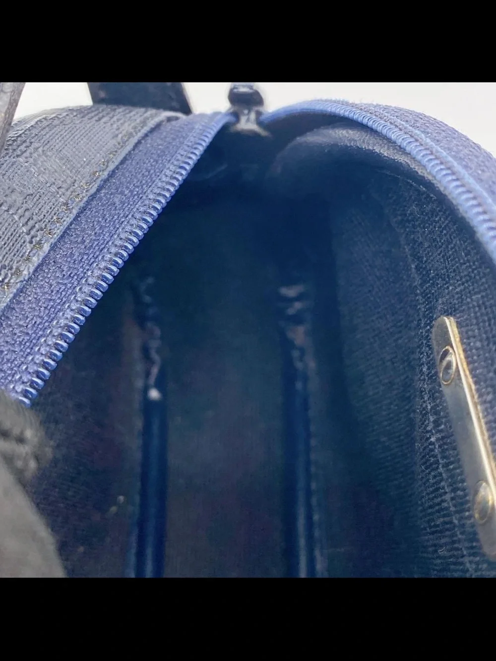 Dior compact shoulder