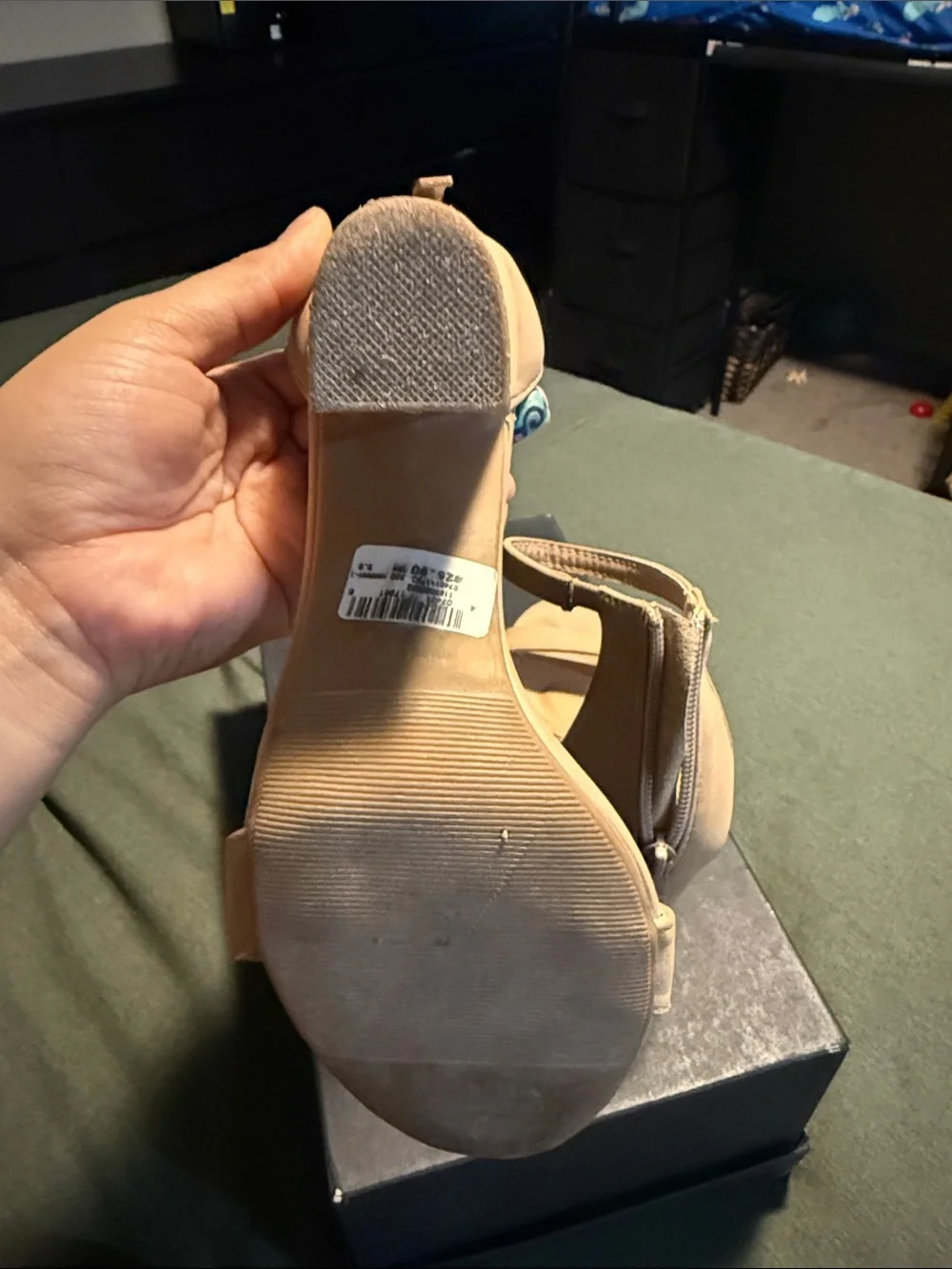 Women’s Ankle-Strap Block Heel Sandals in Tan