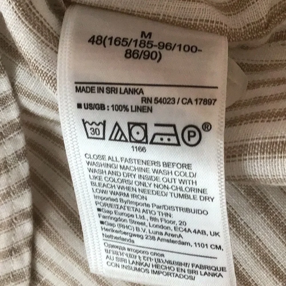 Banana Republic reposhing this