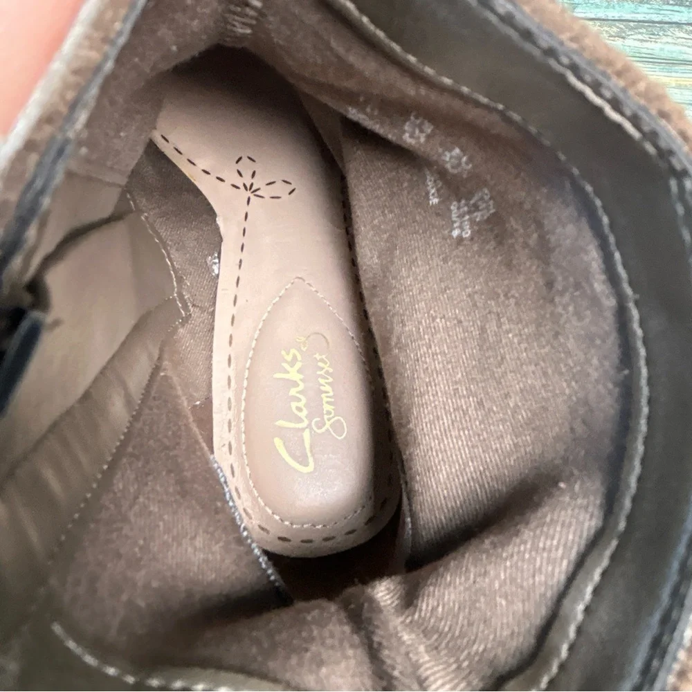 Clarks wear zip light