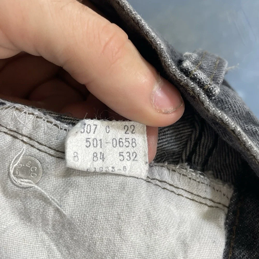 Levis item excellent