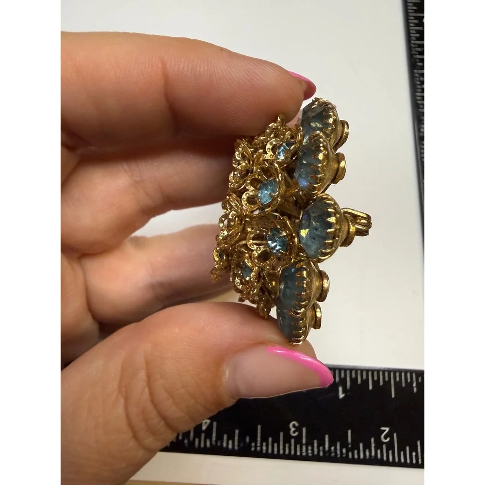 Unbranded vintage gold