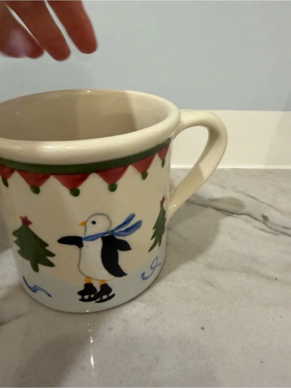 Vintage Hartsone 1982 handpainted Christmas Holiday Coffee Mugs Set of 5 (Cream)
