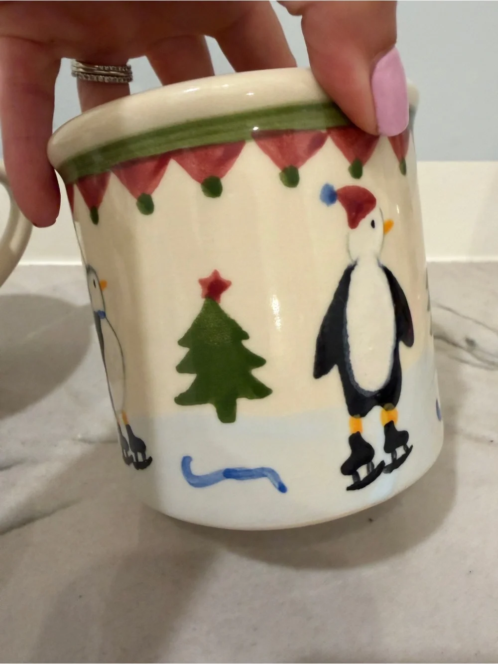 Vintage Hartsone 1982 handpainted Christmas Holiday Coffee Mugs Set of 5 (Cream)