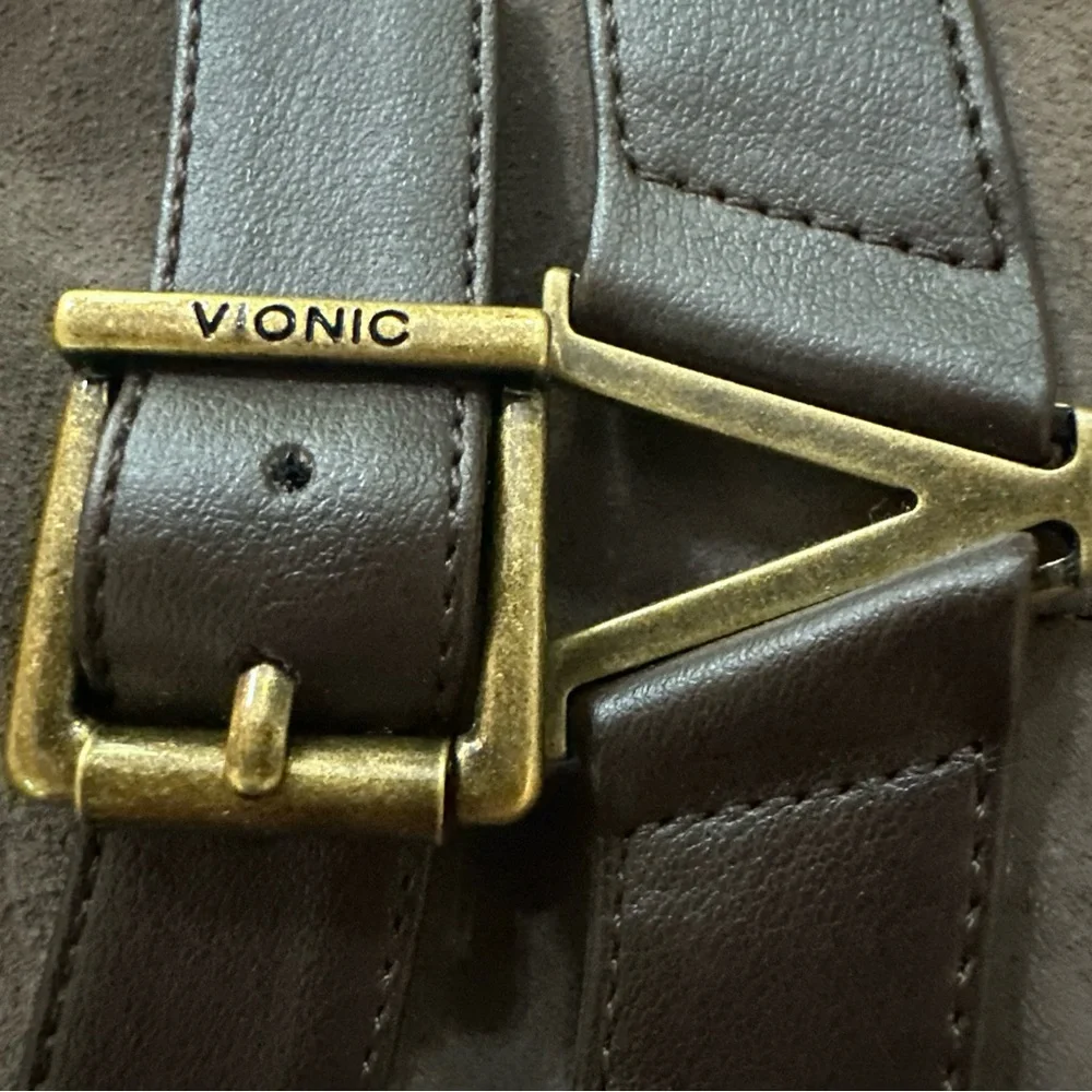 Vionic side zipper
