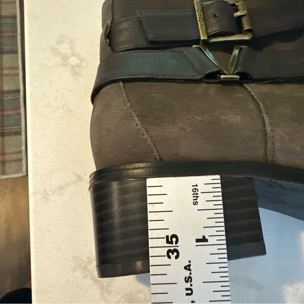 Vionic side zipper