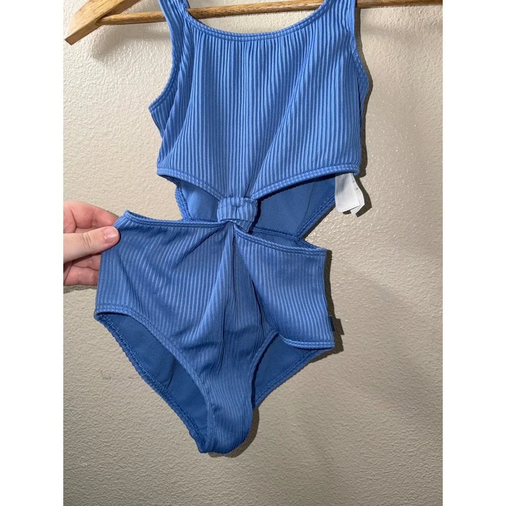abercrombie kids item has