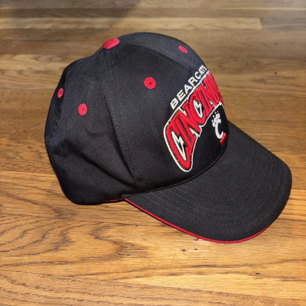 NEW Y2K Cincinnati Bearcats Cap Dad Hat Adjustable Top of the World‎ Embroidered