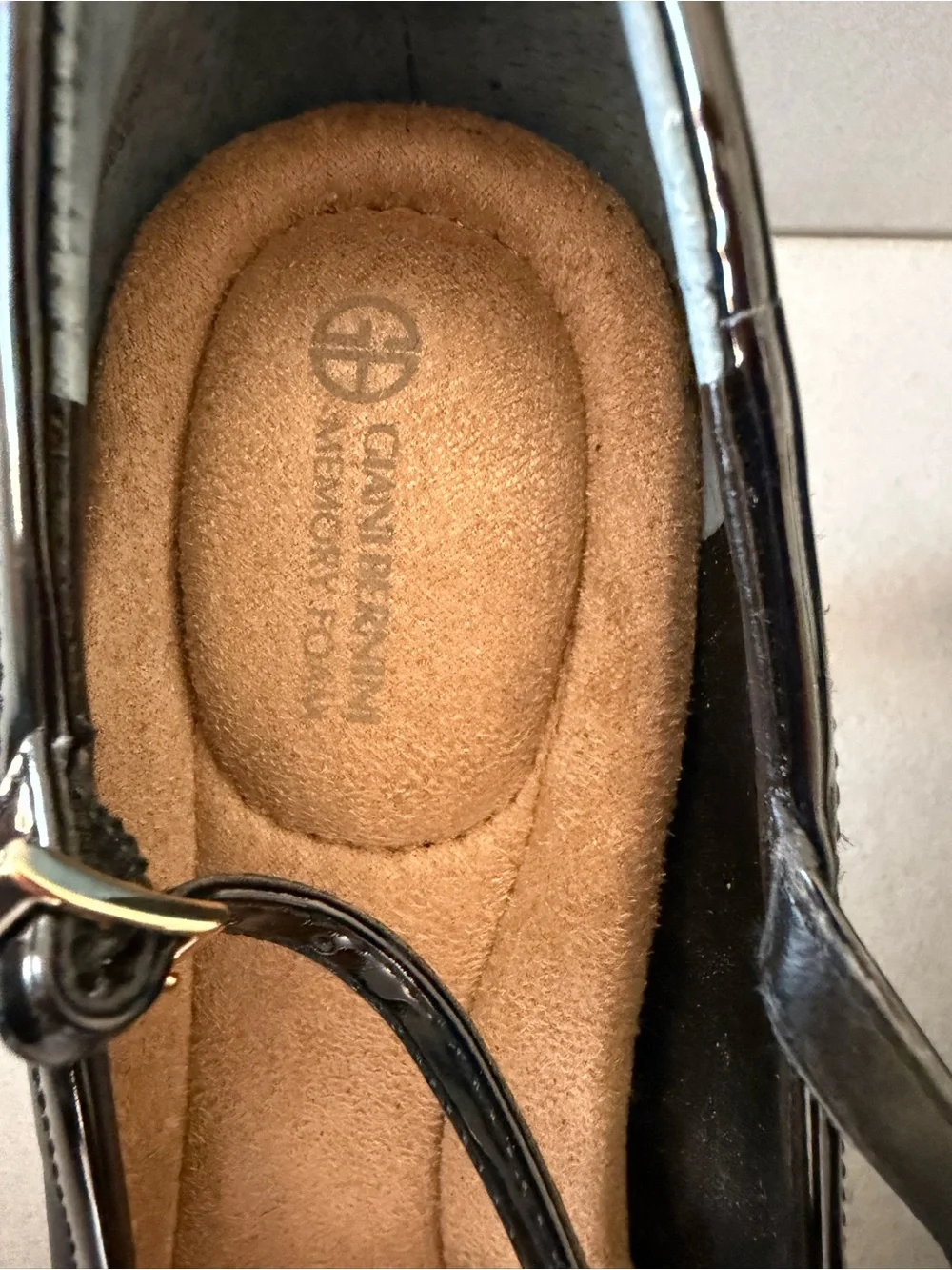 Gianni Bini buckle heels glossy