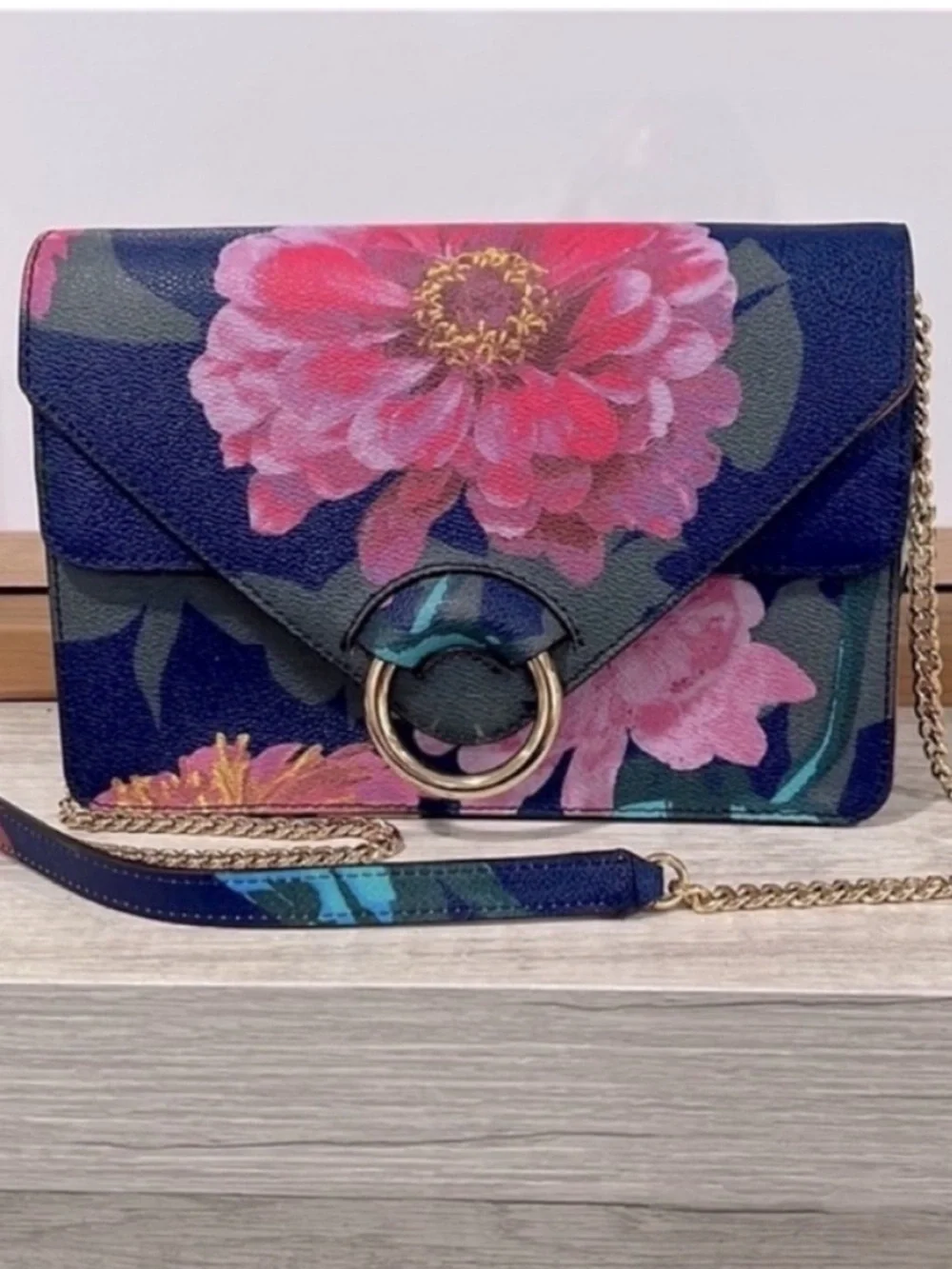 Banana Republic Classic Faux Leather Floral Daisy Crossbody Bag, NWT
