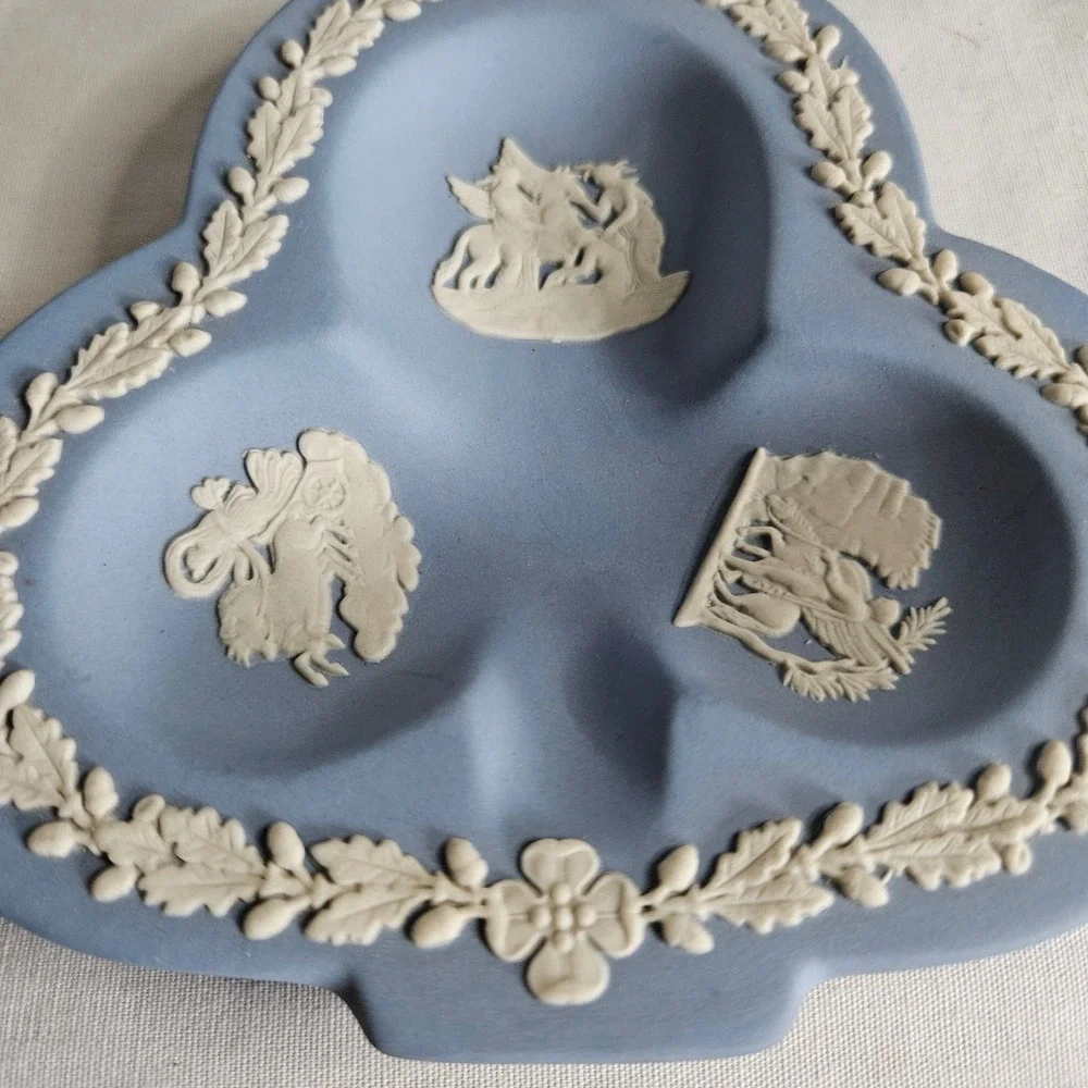 Wedgwood jasperware club