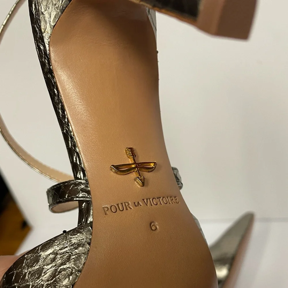 Pour La Victoire store guarantee
