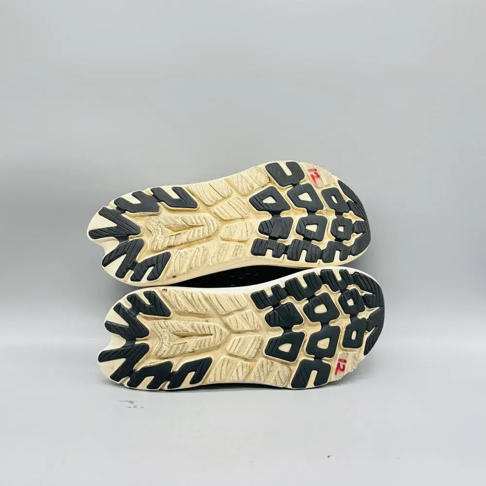 Hoka One One upper mesh