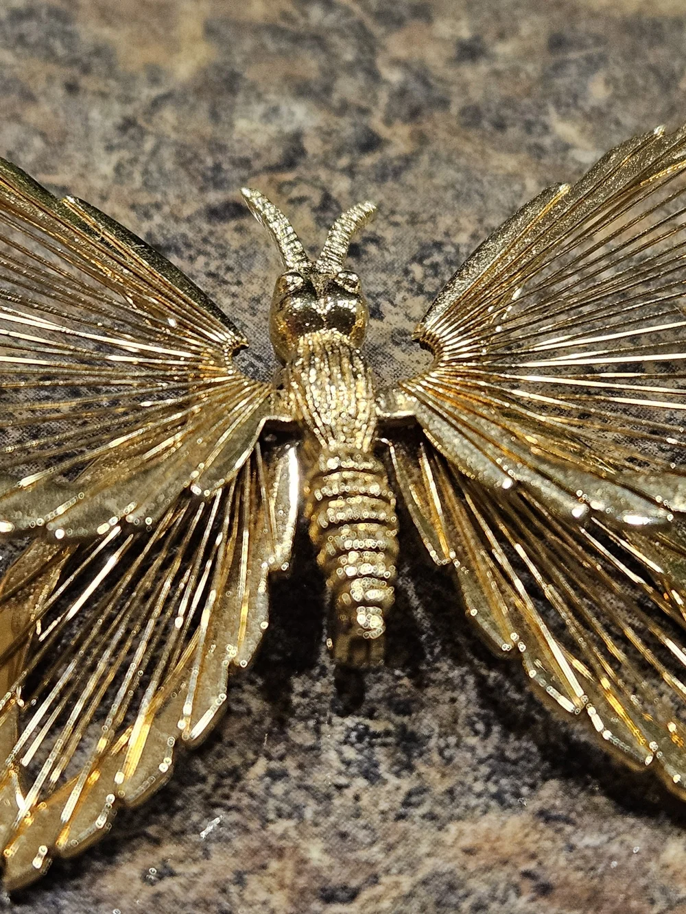 N/A elegant gold